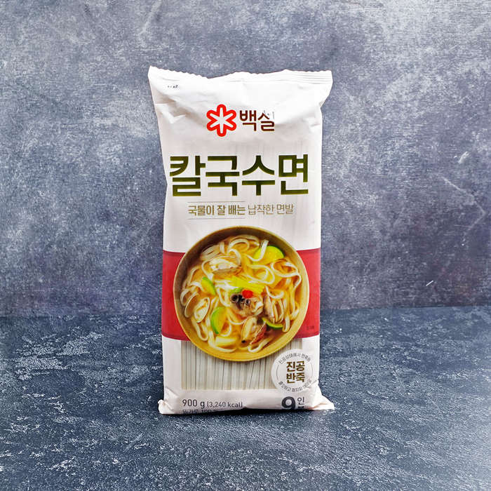 CJ Beksul Knife Cut Wheat Noodles (KalGukSu) 900g