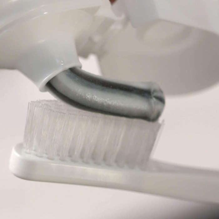 Crest Charcoal 3D White Deep Clean Whitening Toothpaste - 116g (Pack of 3)