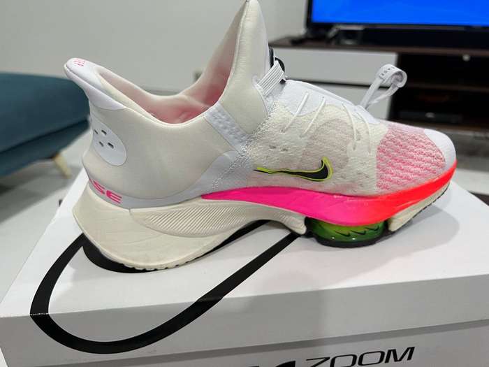 Nike Air Zoom Tempo Next% FlyEase Running Shoes