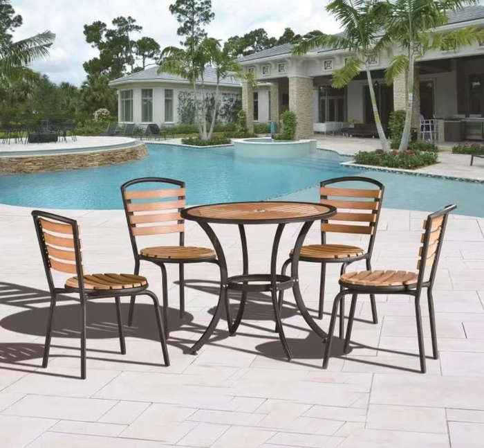 Wooden 4-seater Outdoor Patio Set With Black Metal Frames