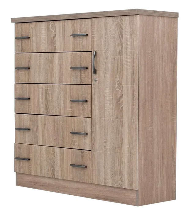 Wood Chest of Drawers in Oak
