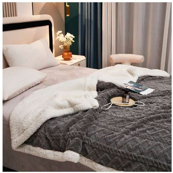 Polyester Geometric Fleece Blanket (all season)