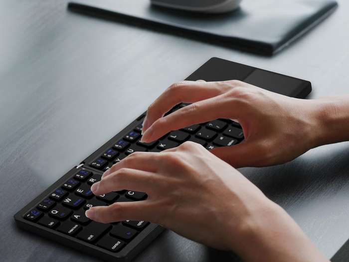 Tri-fold keyboard