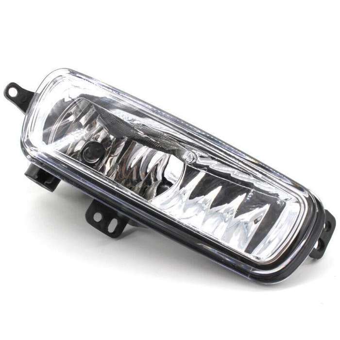 1 Pair of Fog Lights New Spot Lamps with Bulbs fit for Ford Focus Sedan 15-17