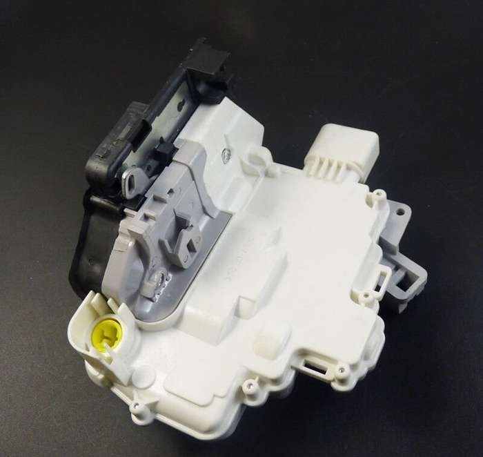 Door Lock Latch Actuator Driver Side For VW Passat Touareg Audi A4 A5 Quattro Q5