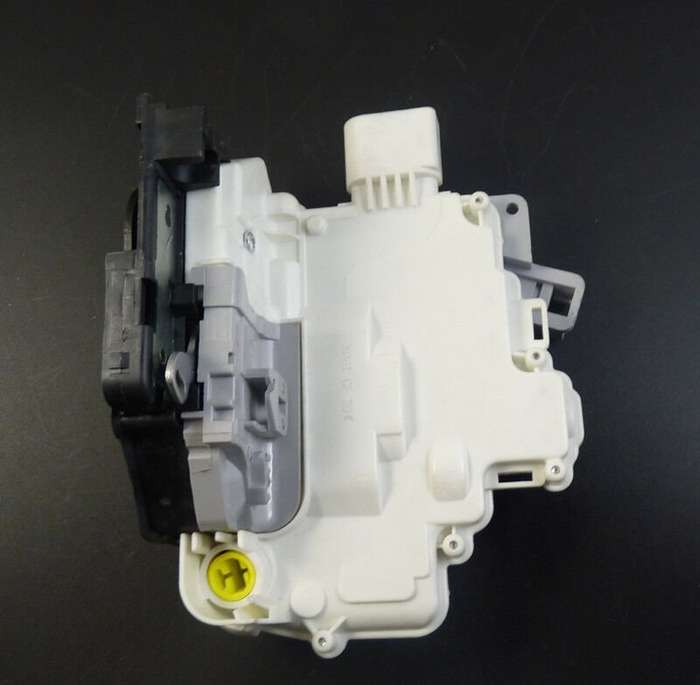 Door Lock Latch Actuator Driver Side For VW Passat Touareg Audi A4 A5 Quattro Q5