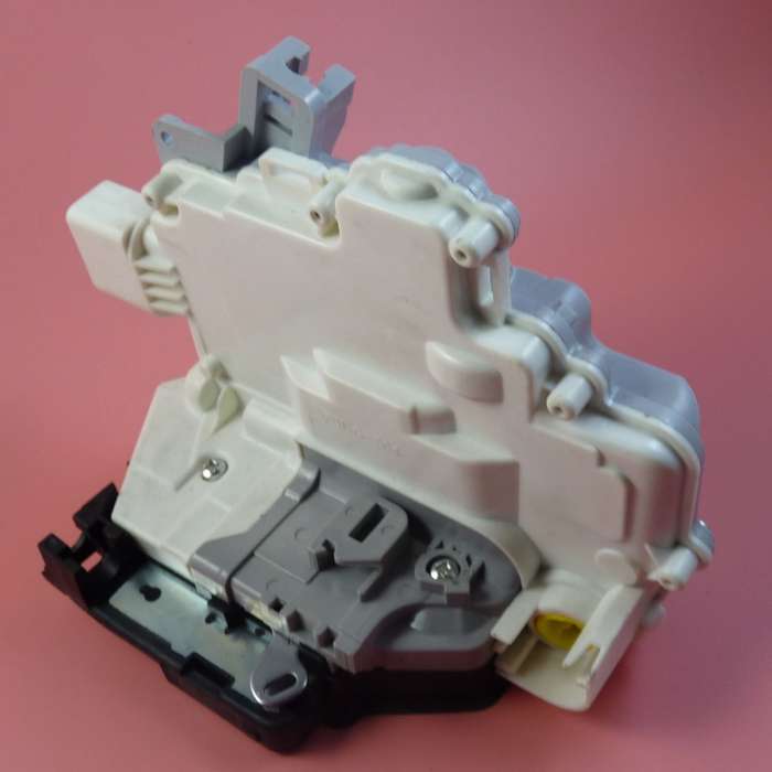 New Front Left Door Lock Latch For Passat B6 3C 2006-2011 Touareg Audi A4 TT