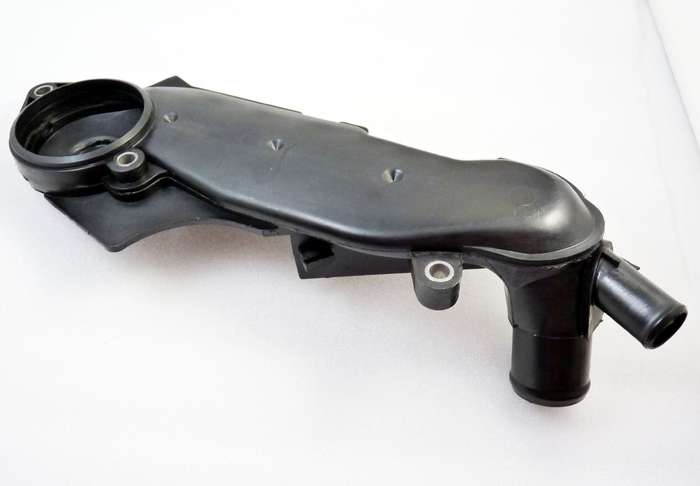 New Thermostat Housing For Audi A6 Quattro VW Passat 2001-2005 078121121K