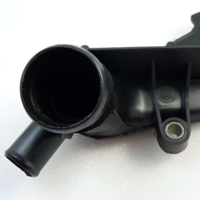 New Thermostat Housing For Audi A6 Quattro VW Passat 2001-2005 078121121K