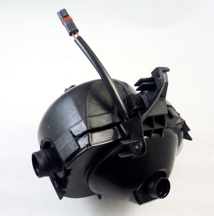 Crankcase OIL SEPARATOR PRESSURE REGULATING Valve for BMW E90 E60 Z4 11617531423