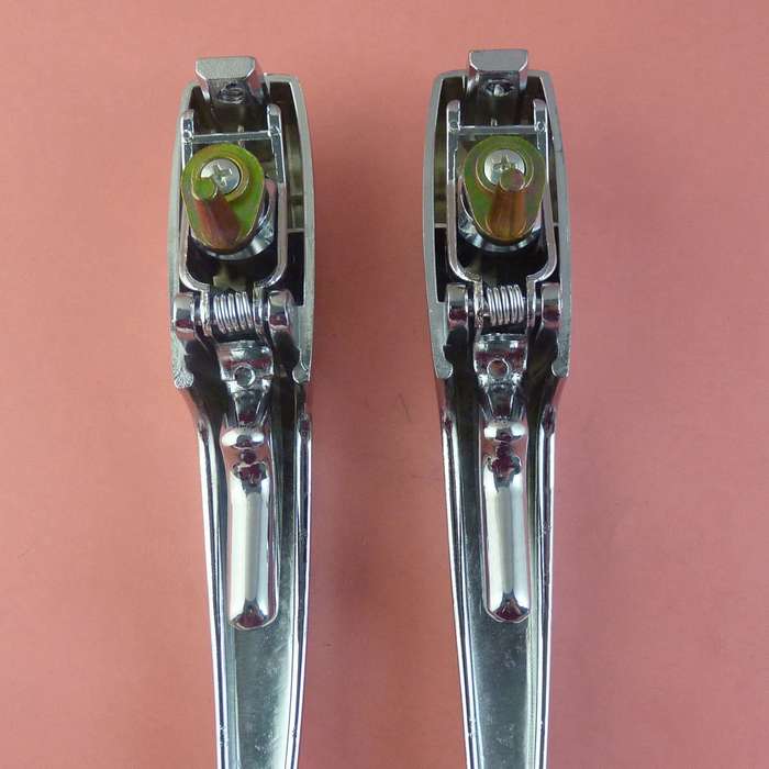 A Pair Exterior Door Handles With Key For VW Beetle Karmann Ghia 113837205M