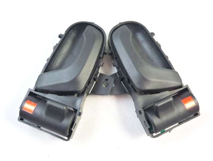 8313065E005ES Left Right Inside Inner Door Handle Set For Swift Suzuki Geo Metro