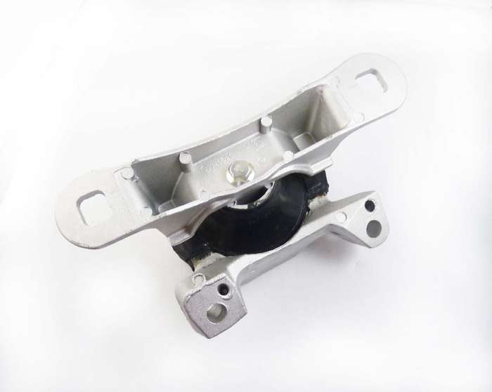 New Right Passenger Side Engine Mount Lower For Volvo S40 V50 31262676 62432676