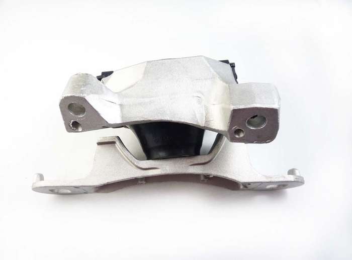New Right Passenger Side Engine Mount Lower For Volvo S40 V50 31262676 62432676