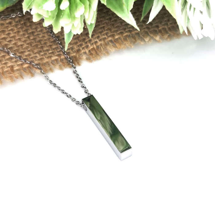 BAR NECKLACE