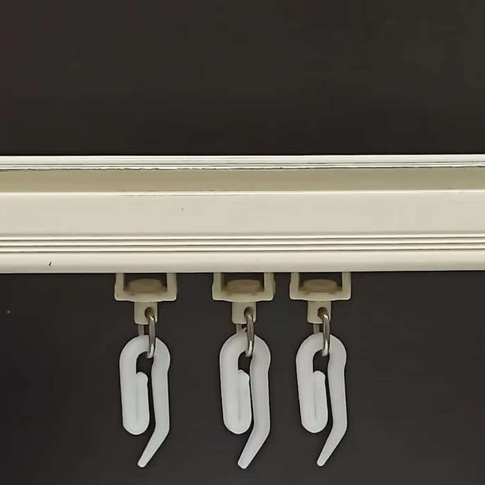 100 Piece R6 Curtain Plastic Hooks
