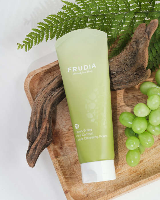 Frudia Green Grape Pore Control Scrub Cleansing Foam