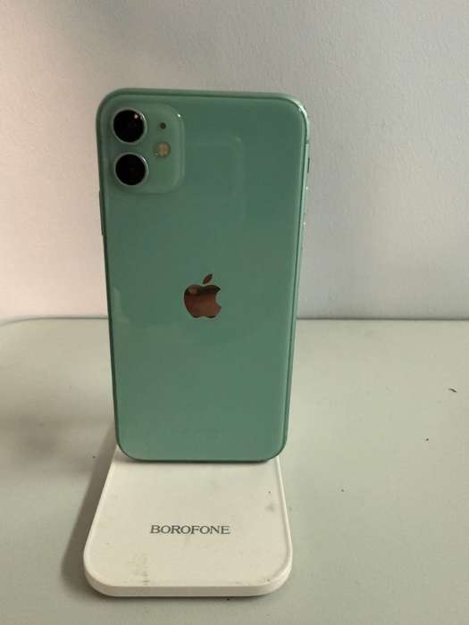 iPhone 11 Green 64GB  75% Battery Health