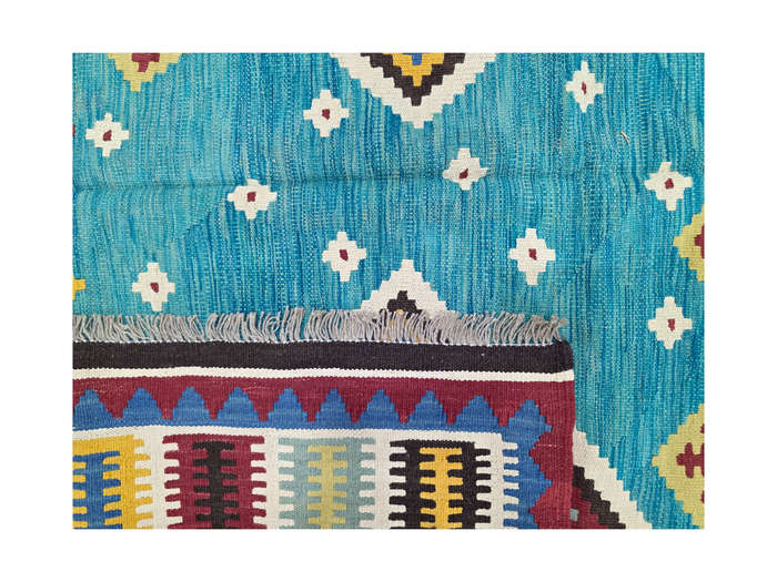 Beautiful Handwoven woolen Kilim Rug 305 x 248 cm