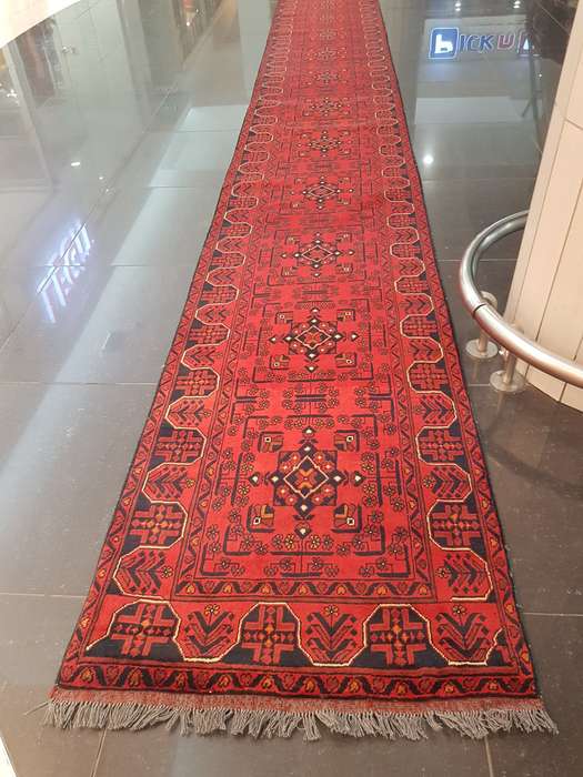 VERY FINE RARE SIZE RUNNER 10M BY 83 cm