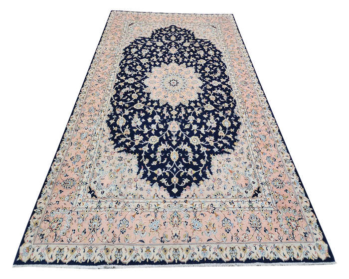 Top quality Isfahan Persian Carpet 350 x 246 cm