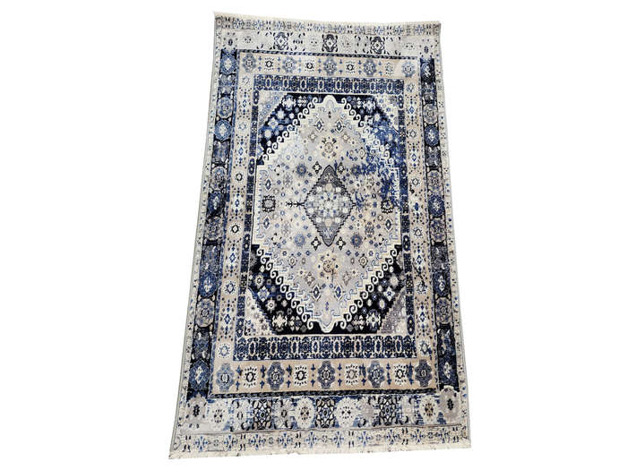Beautiful Turkish machine Made Carpet 155 x 80 cm
