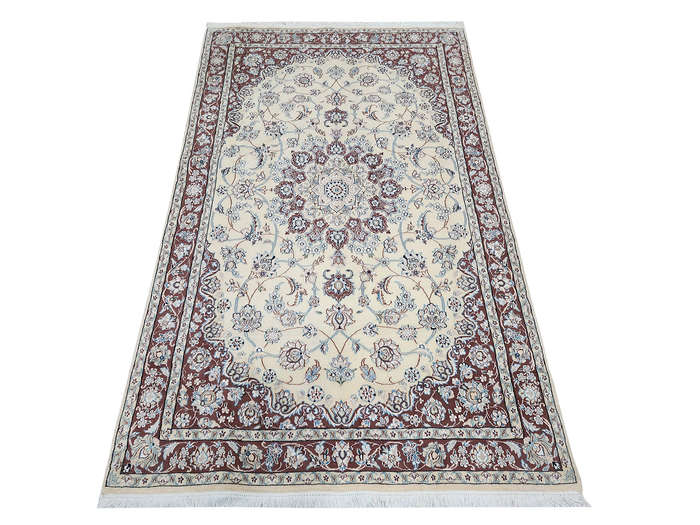 Stunning Nain Persian Carpet 207 x 124 CM