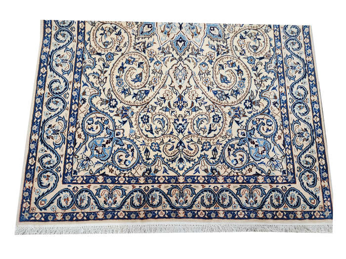 Stunning Nain Persian Carpet 198 x 123 CM