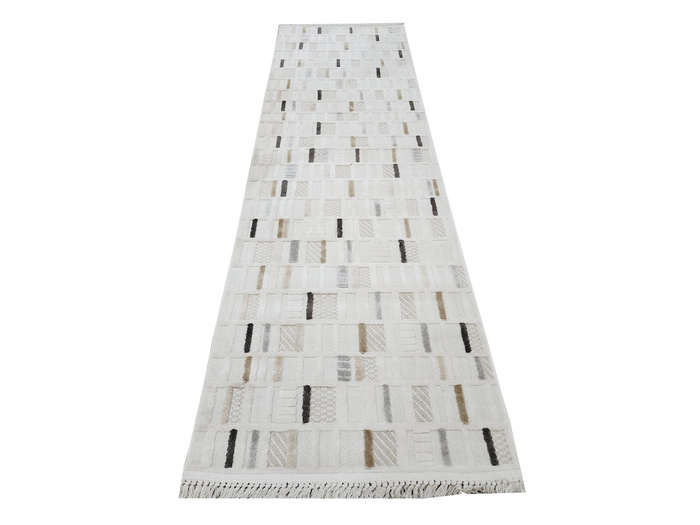Stunning Turkish Machine Made Runner 300 X 80 CM