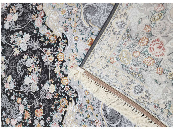 Fine Iranian Gilan carpet 400 x 300 cm