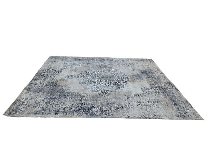 Stunning Vintage Style Machine Made Carpet 400 X 300 CM