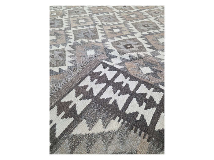 Fine Handwoven woolen Natural Kilim  285 x 197cm