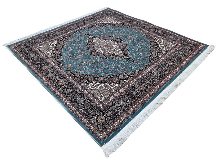 Stunning Persian Machine Made Square Carpet 200 x 200 CM