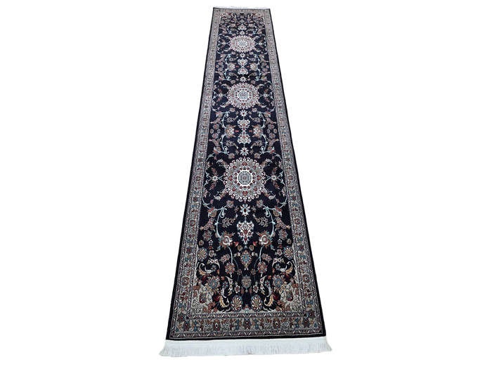 Beautiful 4 Meter Navy Color Passage Runner 400 x 80 CM
