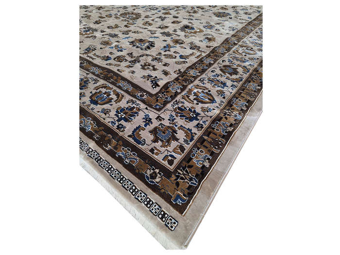 Beautiful Persian Style Machine Made Carpet 400 x 300 CM