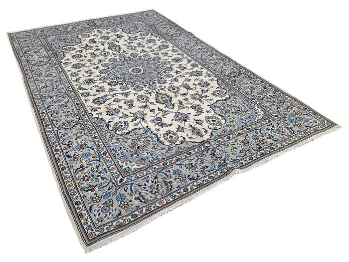 Incredible Secondhand Kashan Carpet 286 x 193 CM
