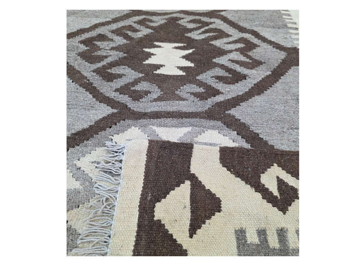 Stunning Handwoven woolen Natural Kilim 499 x 78cm