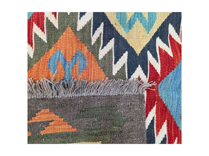 Handwoven woolen Kilim Rug 190 X 160 cm