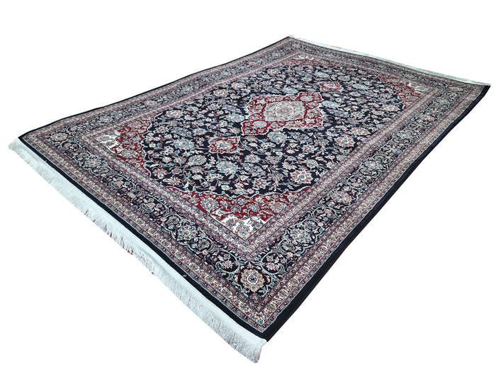 Stunning Persian Kashan Machine Made Carpet 230 x 160 CM