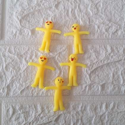 Stretchy yellow man