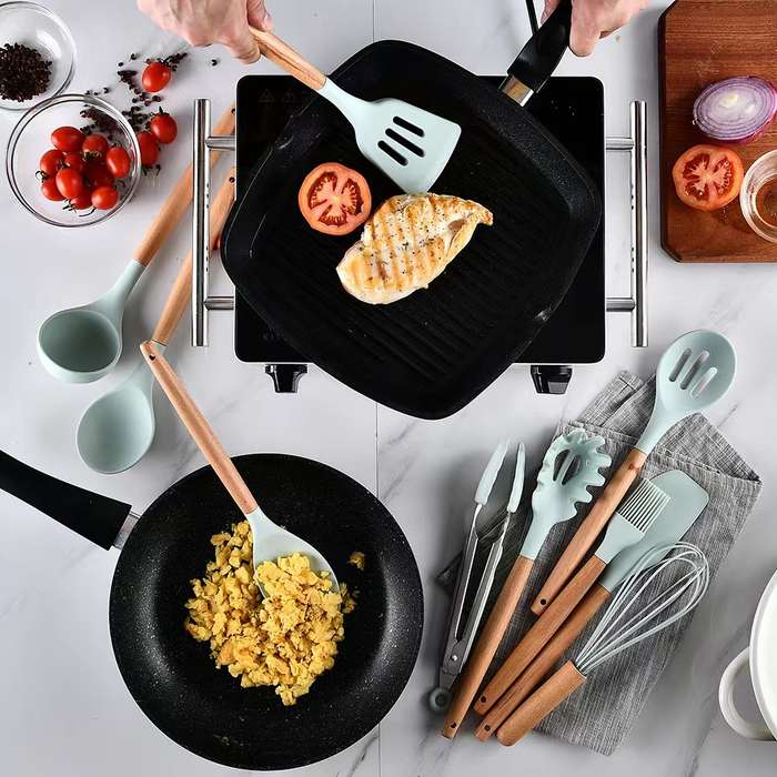Safe Heat Resistant Silicone Kitchenware 12pcs Cooking Tool Set Kitchen Utensils with Wooden Handle