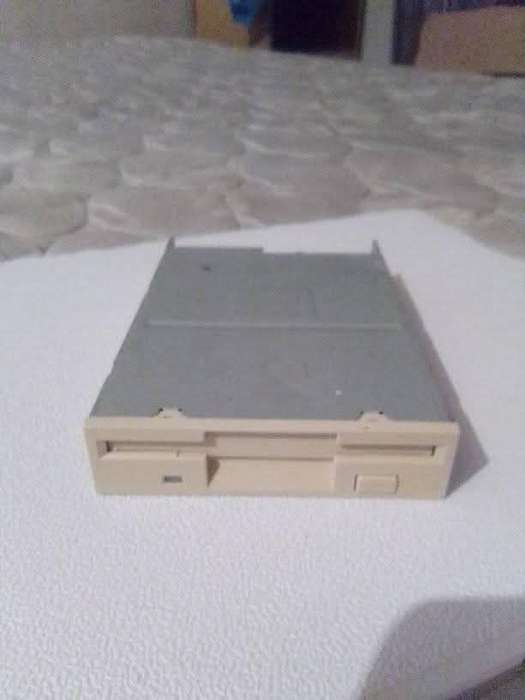 Vintage - TEAC FD-235HF 3.5" Floppy Disc Drive 19307772-91