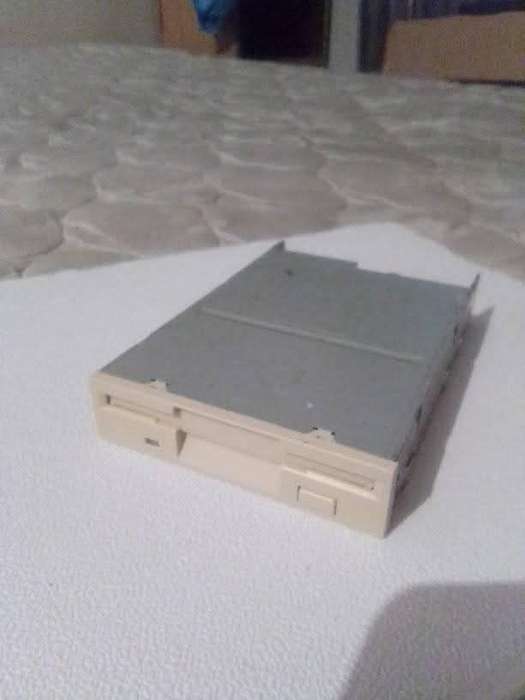 Vintage - TEAC FD-235HF 3.5" Floppy Disc Drive 19307772-91