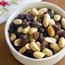 Peanuts with Raisins (Roasted & Salted) Tub (150g)