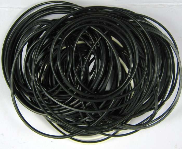 Assortment of 100 o-rings for case back (rr610)  Watch Repair Tools