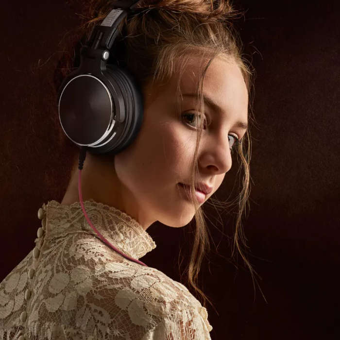 Oneodio Pro 50 Professional Wired Over Ear DJ and Studio Monitoring Headset