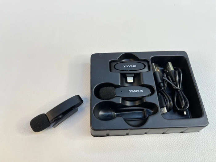 Andowl M3 Dual Wireless Lavalier Microphone for iPhone