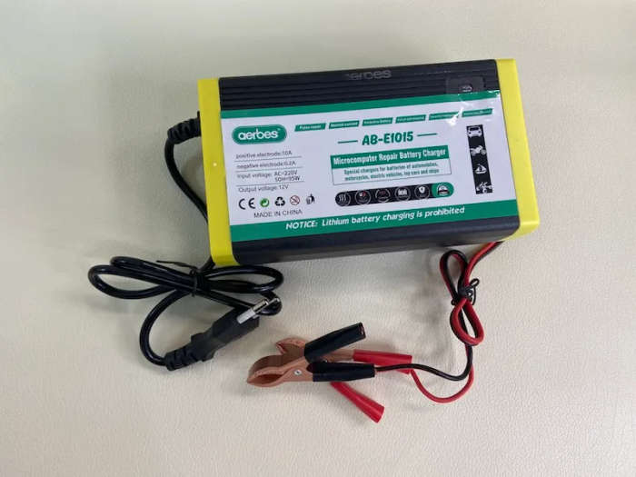 Aerbes Battery Charger