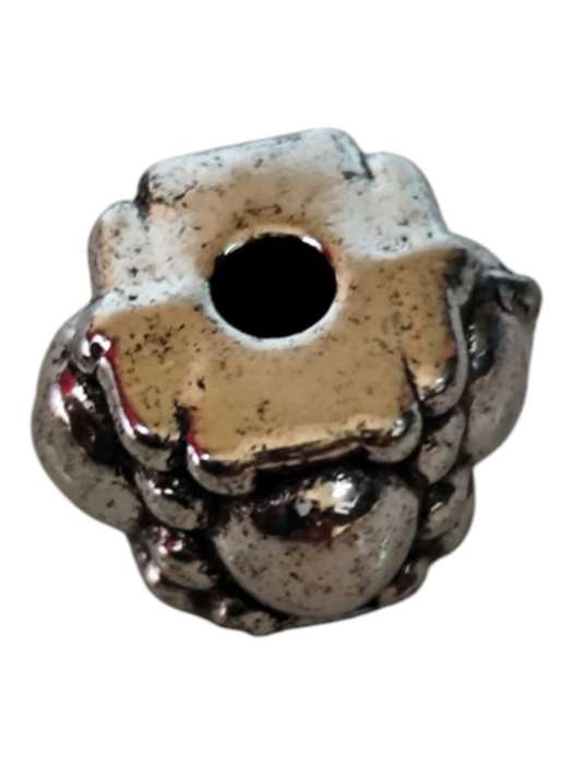 11 pcs Stainless steel circular patterned, 7.2 x 5.8 x 4.6mm, 1.8mm hole