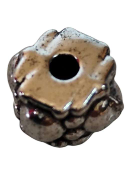 11 pcs Stainless steel circular patterned, 7.2 x 5.8 x 4.6mm, 1.8mm hole